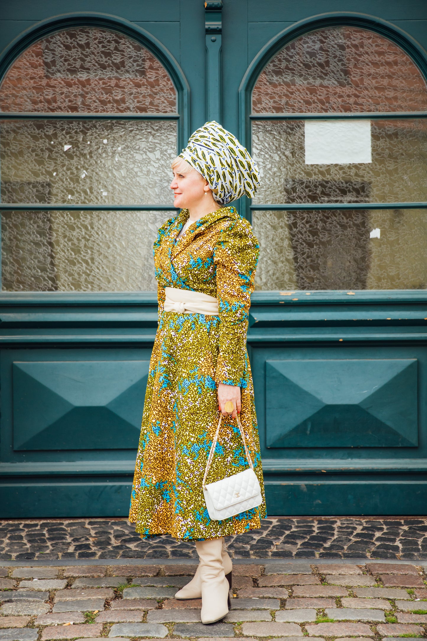 Grün-gelbes Hoodie-Wickelkleid