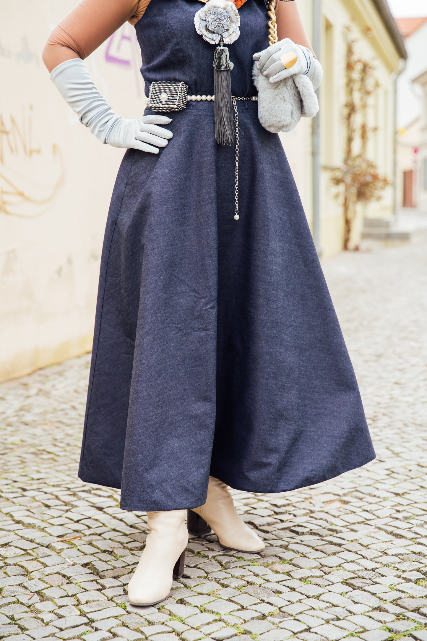 Denim-Sommerkleid mit gold-blauen African Print