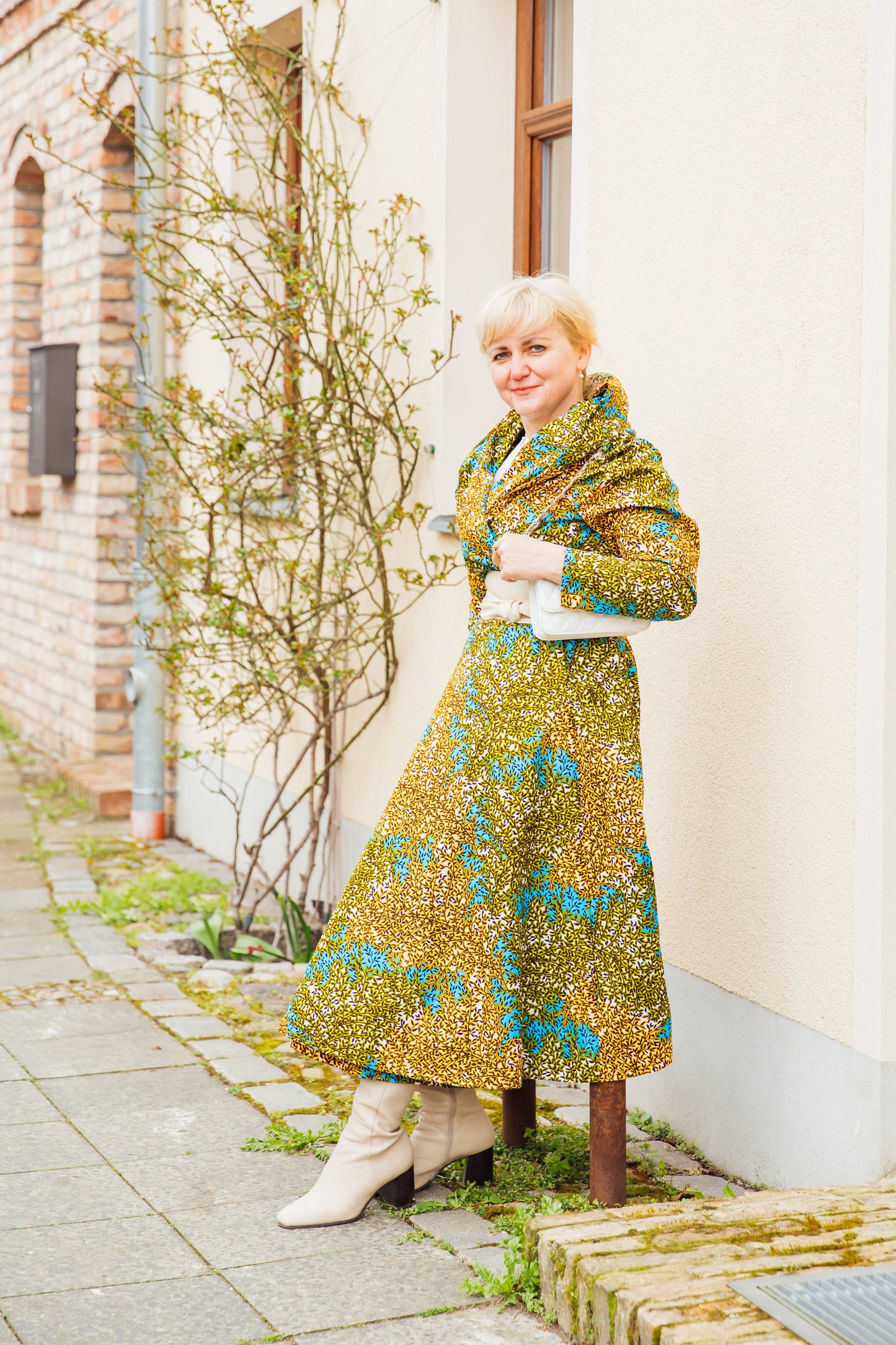 Grün-gelbes Hoodie-Wickelkleid