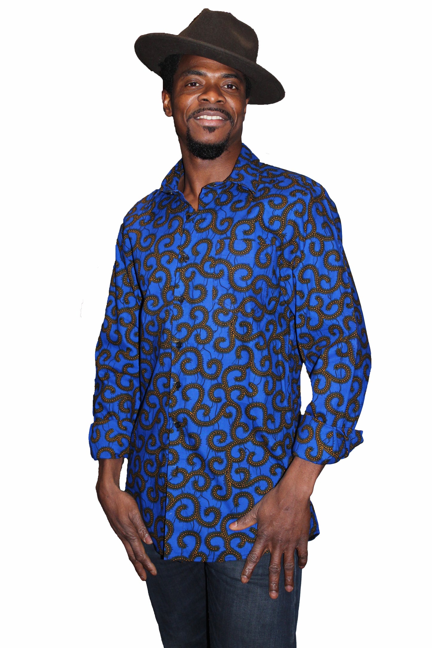 Blaues Hemd mit gelben Muster