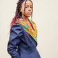 Denim-Hoodie-Wickelkleid mit African Print